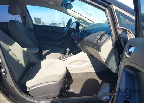 2015 Kia Forte Lx z USA, uszkodzony, nr VIN KNAFK4A63F5425865